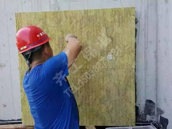 巖棉保溫板與聚苯板的區別有哪些？